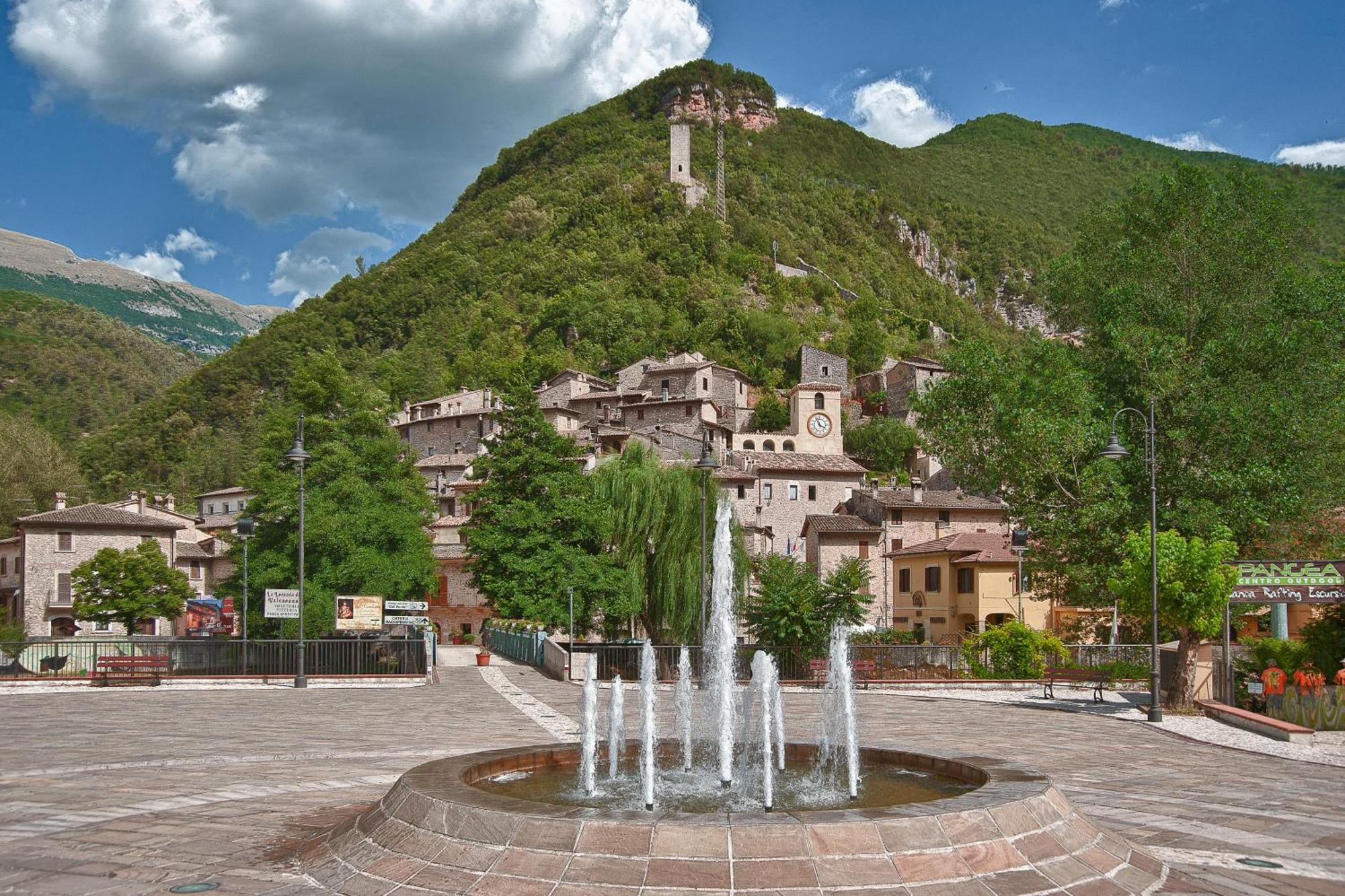 Torre Del Nera Albergo Diffuso & Spa Scheggino Exteriör bild